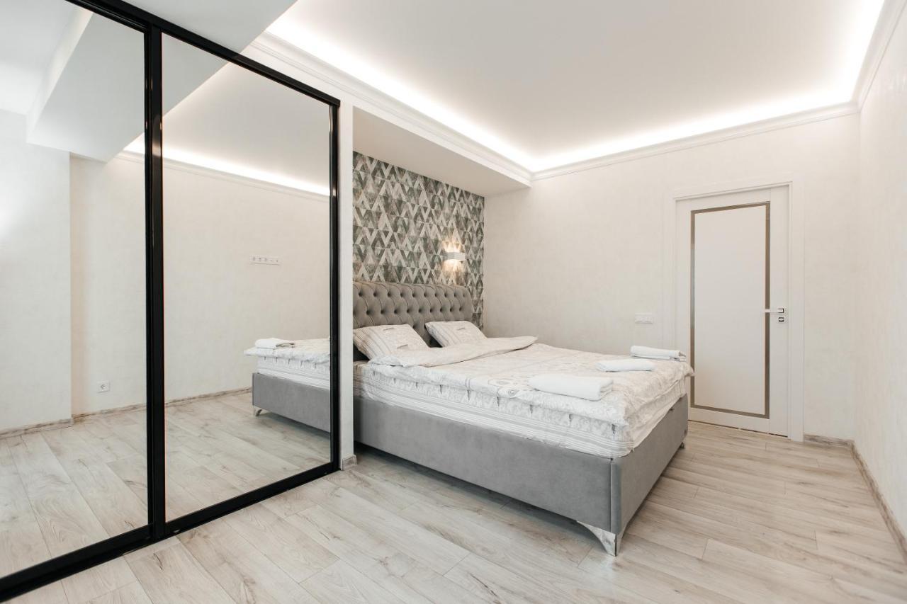 Main Street Sky House Apartments Chisinau Ngoại thất bức ảnh