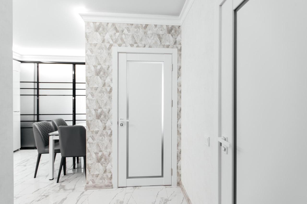 Main Street Sky House Apartments Chisinau Ngoại thất bức ảnh