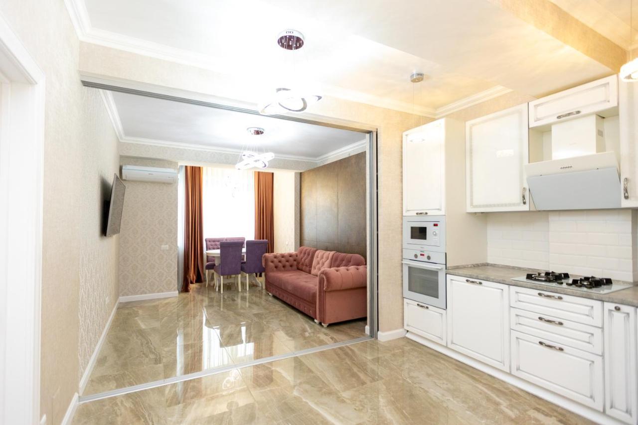 Main Street Sky House Apartments Chisinau Ngoại thất bức ảnh